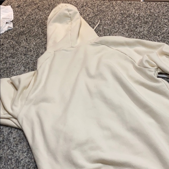 Cream pull over - Picture 2 of 2